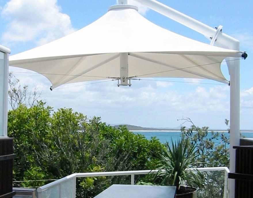 The Leva commercial grade umbrella has a cantilevered pole allows for maximised use of space underneath the umbrella.